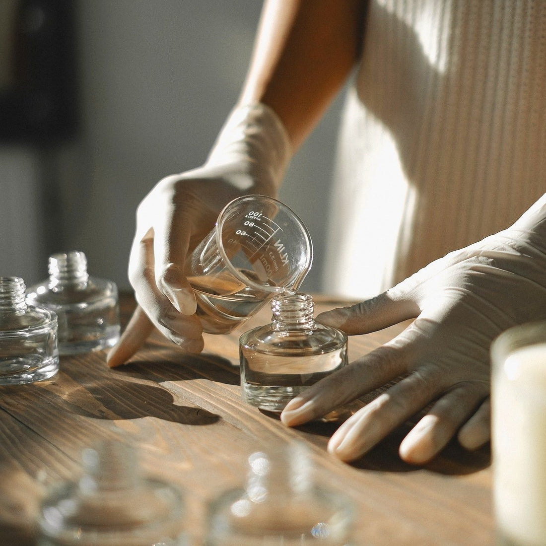 How to Make Your Perfume Last Longer: The Ultimate Guide - TUOKSU