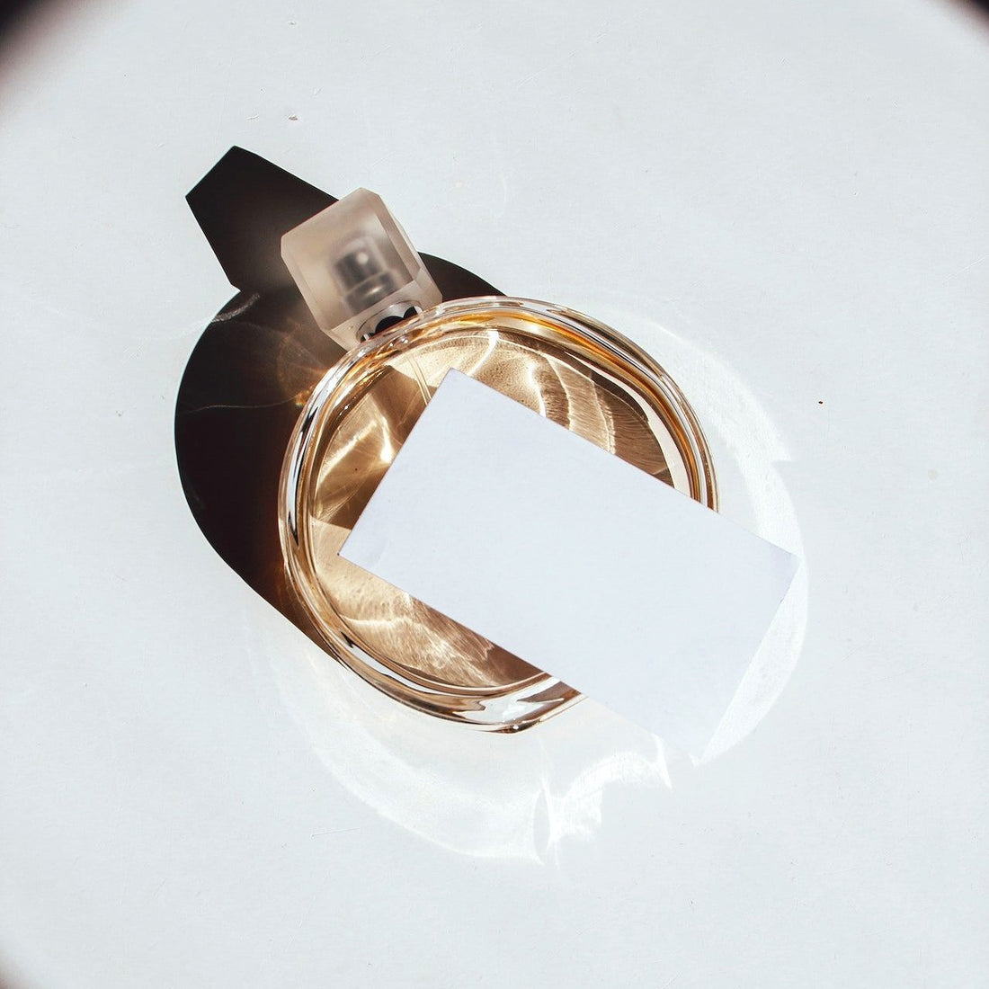 The Art and Science of Niche Perfume Making - TUOKSU